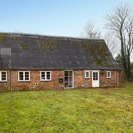 Gorgeous Home In Skaerbaek With Wifi